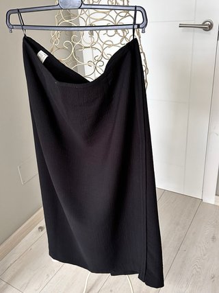 Falda Zara negra cruzada