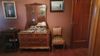 Cómoda antigua Con espejo a juego