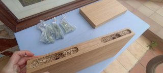 Estantería flotante de madera