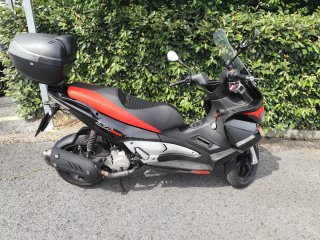 Aprilia SR Max 125 Scooter ( 11.900km)