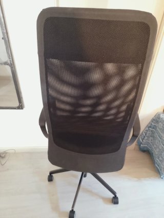 Silla de oficina ergonómica negra