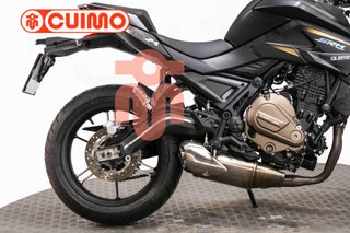 QJ MOTOR SRK 700