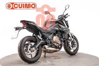 QJ MOTOR SRK 700