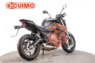 QJ MOTOR SRK 700