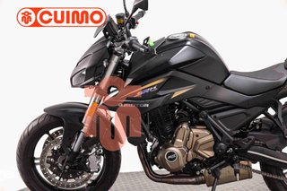 QJ MOTOR SRK 700