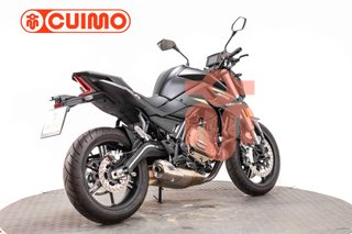 QJ MOTOR SRK 700