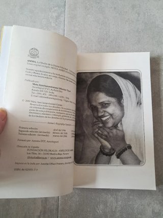 Libro. AMMA. La madre de la Eterna Felicidad.