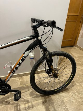 Bicicleta INDUR ATTACK 80SD Negra/Naranja