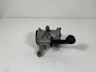 Bomba aceite VW Golf 2012 1.6 TDI CLHA CLH 04L145305