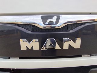 MAN TGM 26 480-CAMIONES GRUAS