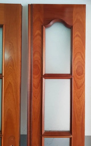 Doble puerta sapelly con cristal
