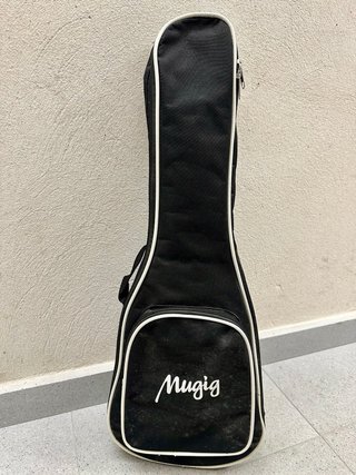 Ukelele Mugig con funda, correa y cejilla