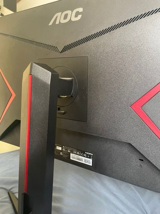 Monitor Gaming AOC Curvo 24” Full HD 144Hz FreeSyn