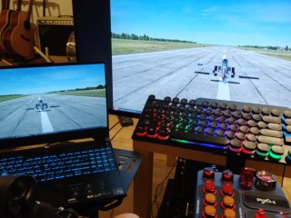 Cockpit simulador de vuelo a estrenar