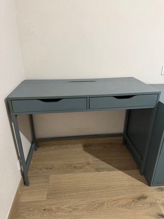 Escritorio y Cajonera Alex de  Ikea Gris