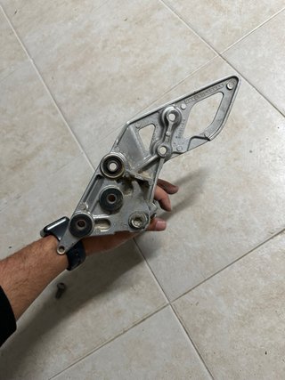 Estribera Derecha Suzuki GSX650F