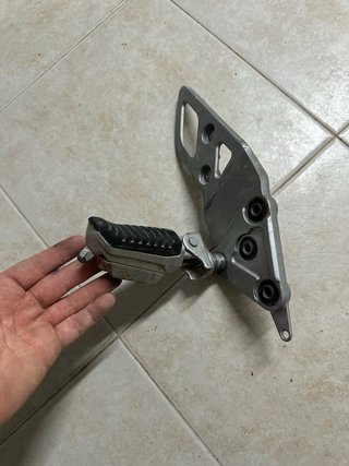 Estribera Derecha Suzuki GSX650F