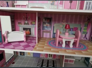 Casita de muñecas rosa