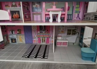Casita de muñecas rosa