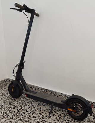 Patinete Eléctrico Xiaomi Mi Essential