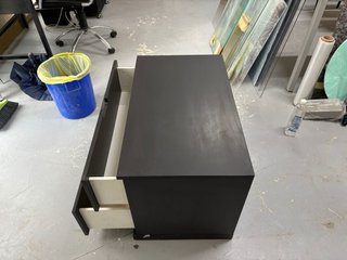 Cajonera de madera negra