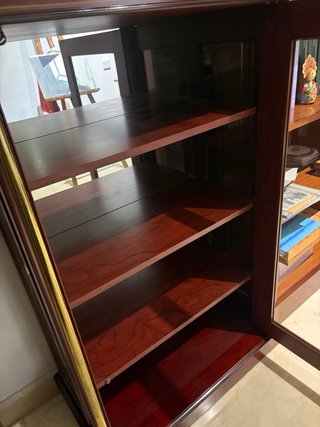 Mueble Vitrina Madera y Cristal