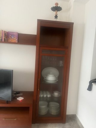 Mueble salón madera con mesa, 6 sillas.Urge vender