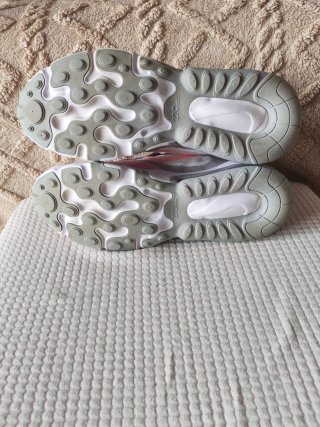 Nike Air Max 270 React Gris Rosa