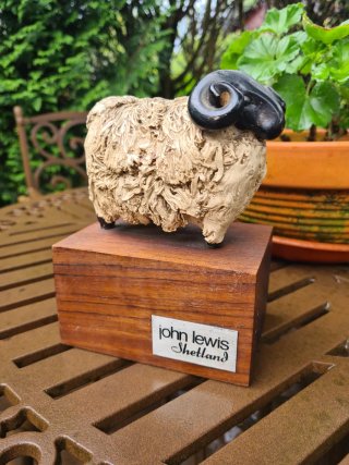 Figura vintage John Lewis oveja