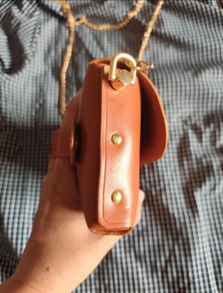 Bolso de piel hecho a mano