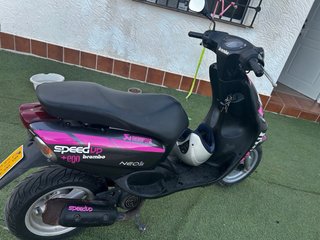 Yamaha Neos 50cc Negra y Rosa