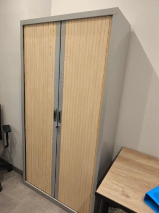 Armario oficina puertas correderas beige/gris