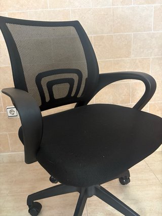 Silla de oficina ergonómica negra