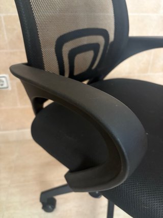 Silla de oficina ergonómica negra