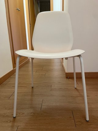 Sillas de comedor de plástico beige