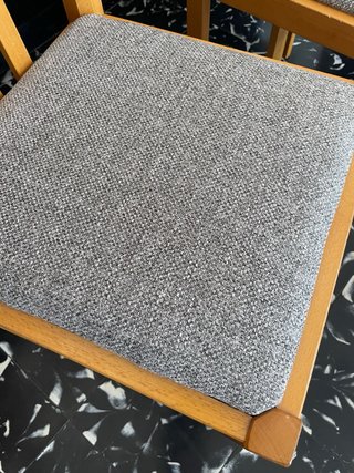 Juego de 4 sillas de madera