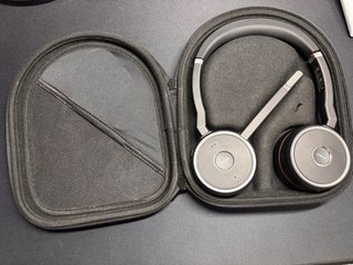 Auriculares Jabra GN con cancelación de ruido