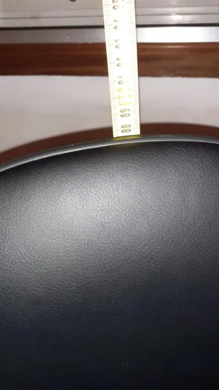 Silla ergonómica negra tipo pony ver fotos