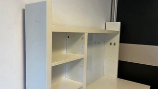 Escritorio IKEA blanco madera con pizarra