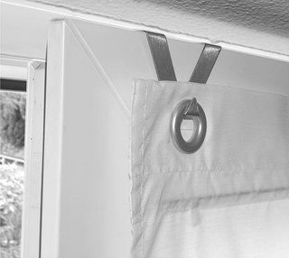 Estor plegable opaco con ojales gris