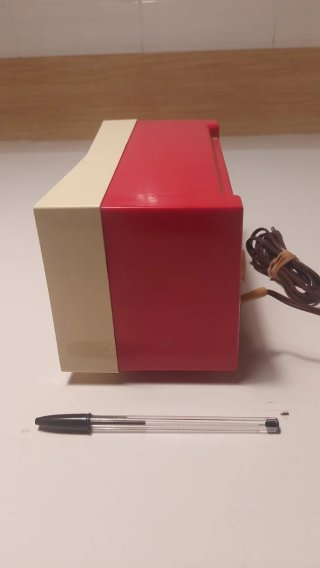 Radio Radiola Beige y Rojo