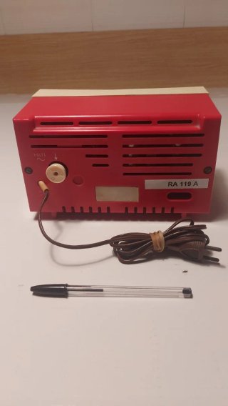 Radio Radiola Beige y Rojo