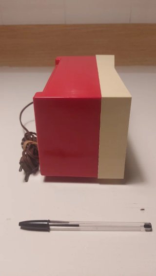 Radio Radiola Beige y Rojo