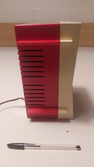 Radio Radiola Beige y Rojo