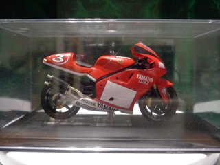 YAMAHA YZR250 – OLIVIER JACQUE Y 4 MAS ( 1/24)