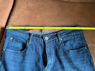 Pantalón vaquero Logan talla 40.