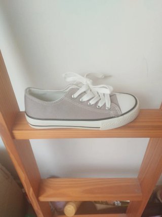 Lote de tenis  talla 34 dos sin estrenar
