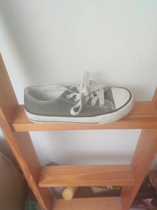 Lote de tenis  talla 34 dos sin estrenar