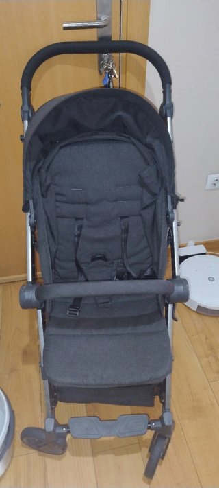 Silla de paseo Twistshake negra