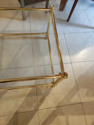 Mesita auxiliar cristal y metal dorado